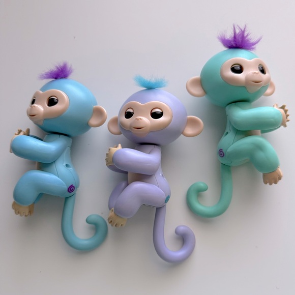 3 Fingerlings Interactive Toy Monkeys Bundle - Picture 1 of 11